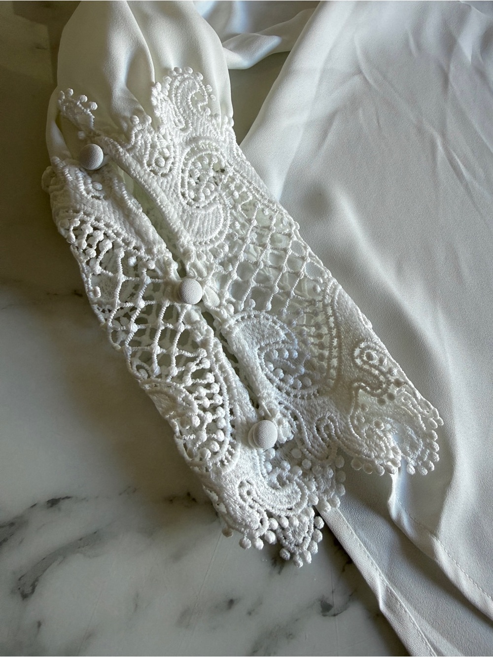 L'AGENCE Ava Lace Cuff Blouse | Size S - Picture 11 of 12
